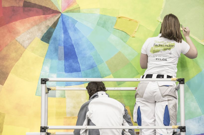 Messereiser - Balslev skreddersyr, Messereise til Farbe, Ausbau und Fassade